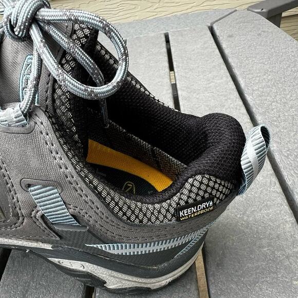 Keen women’s size 8.5 hiking shoe Targhee lll waterproof - Picture 4 of 9